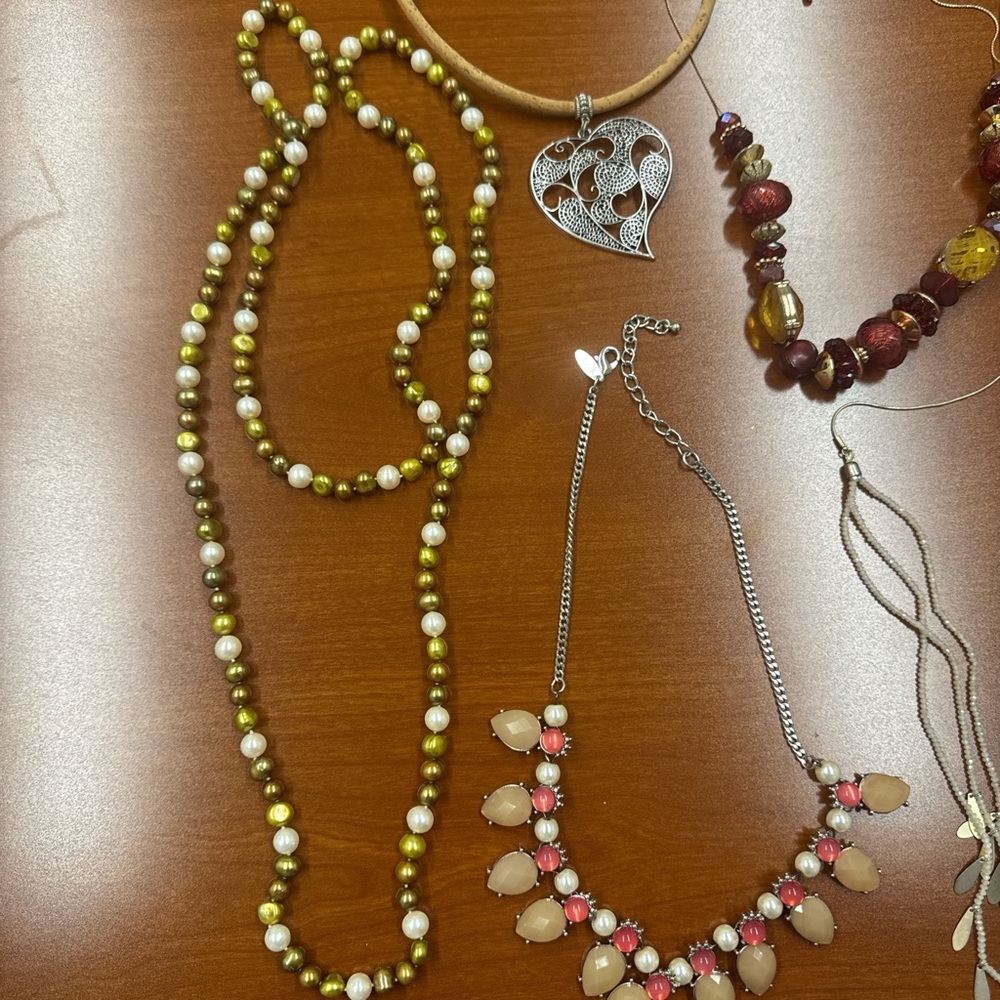 7 count necklace bundle - Picture 8 of 8